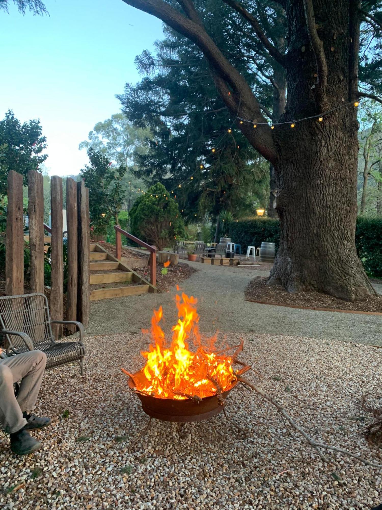 The Warby, Where Mid-Century Style Meets The Mountains Warburton Εξωτερικό φωτογραφία
